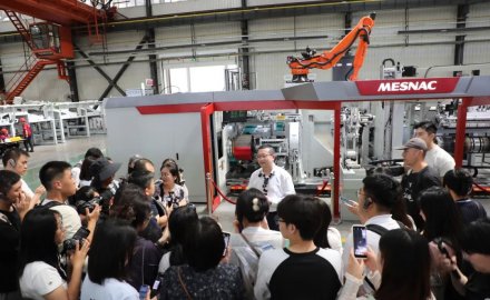 媒體見面會進(jìn)車間 軟控解碼智能裝備的高質(zhì)量發(fā)展